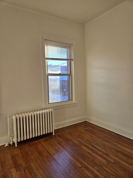 Building Photo - 1900 Aliceanna St