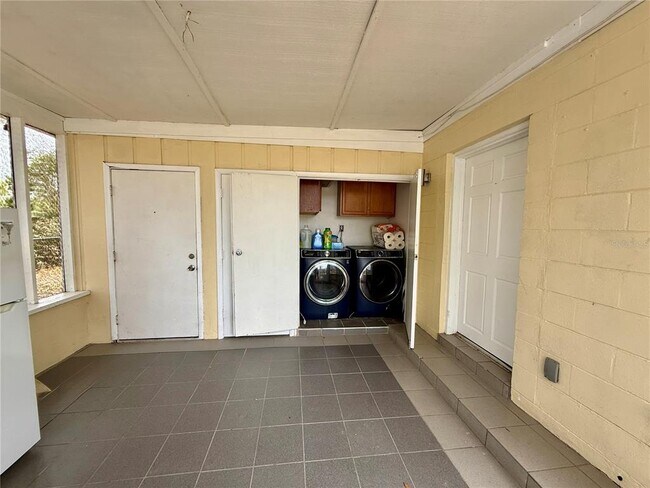 Building Photo - 139 Mayfair Cir