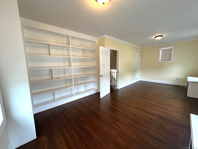 Building Photo - 116 Townsend Ave