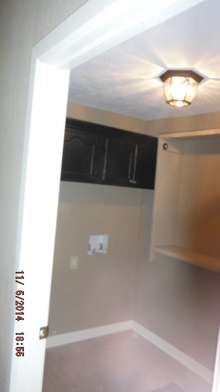 Building Photo - 709 S Olympia Ave