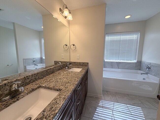 Building Photo - 5153 Richard Rd