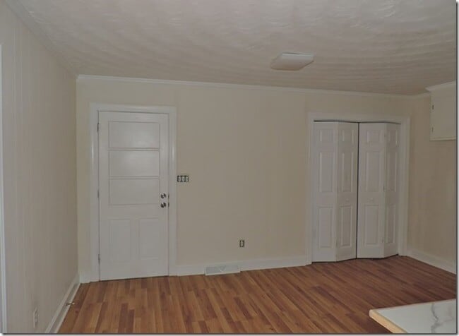 Building Photo - 2223 Imperial Ave E