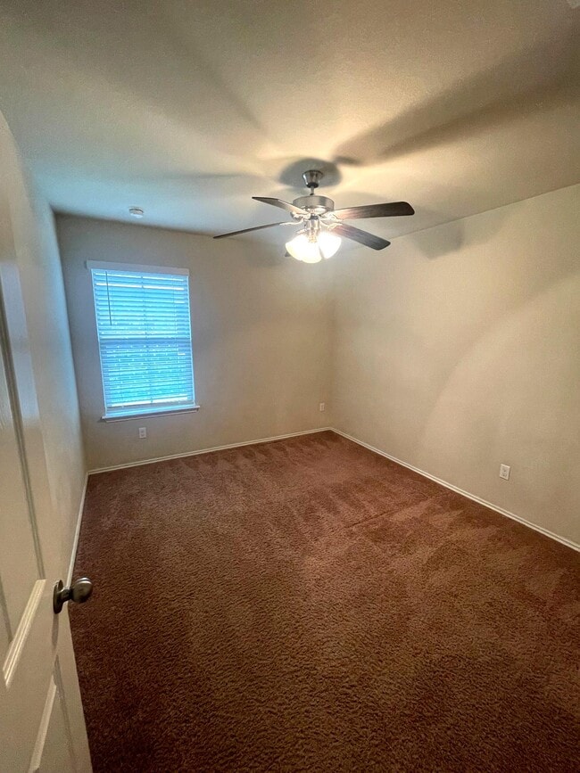 Building Photo - 263 Bainbridge Rd