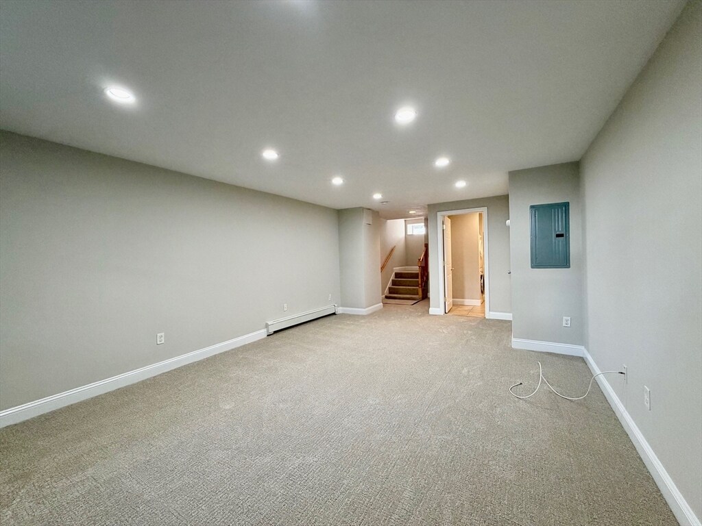 Building Photo - 512 E 3rd St