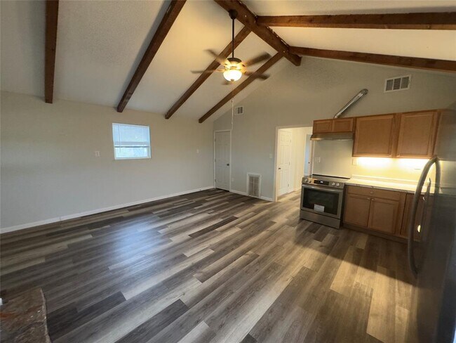 Building Photo - 100 Simmons Family Farm Rd