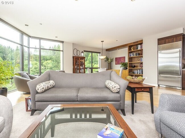 Building Photo - Rare rental in The Westerly - spectacular 2/2.5 unit w/sweeping views/2 parking/2 storage