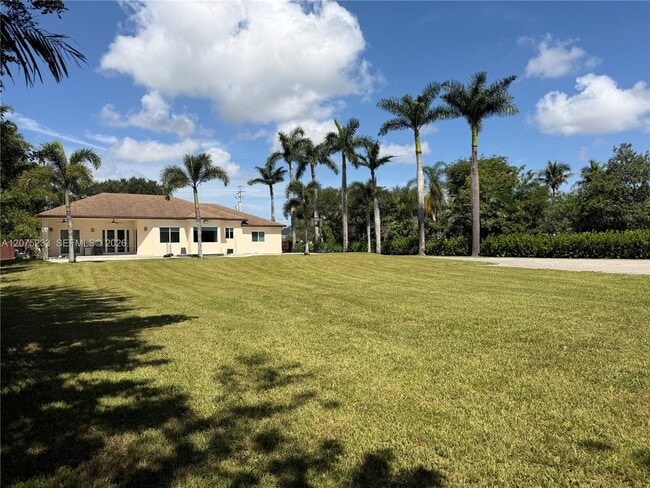 Building Photo - 5600 SW 199th Ave