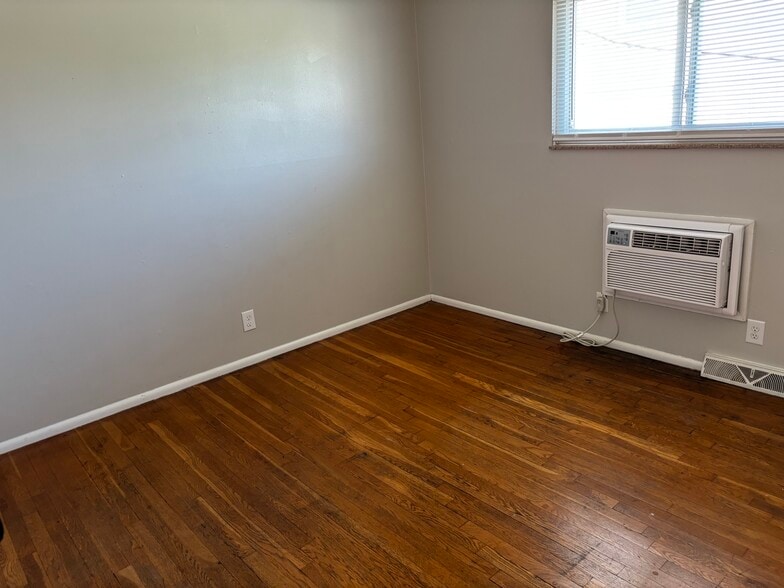 Bed 1 - 38 S Norwich Rd