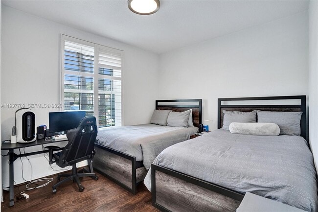 Building Photo - 4102 Sapphire Terrace