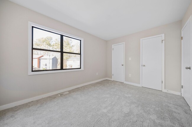 Building Photo - Complete Remodeled 2 Bedroom Townhouse w/ ...