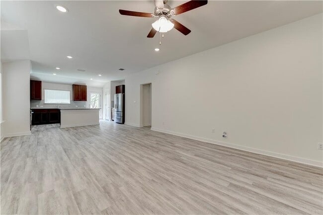 Building Photo - 1328 Kneehigh Ln