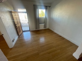 front entry room, 10ft high ceilings throughout - 1615 Hooker St