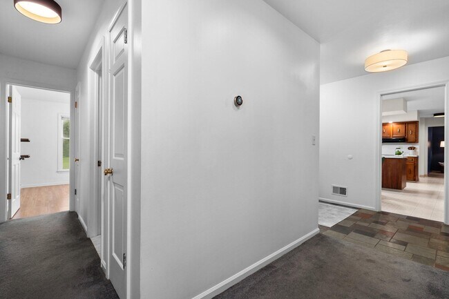 Building Photo - 3673 Pheasant Dr