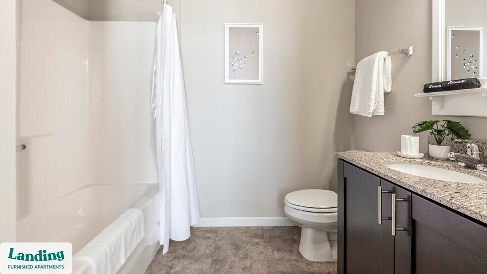 Building Photo - 4050 W Pine Blvd