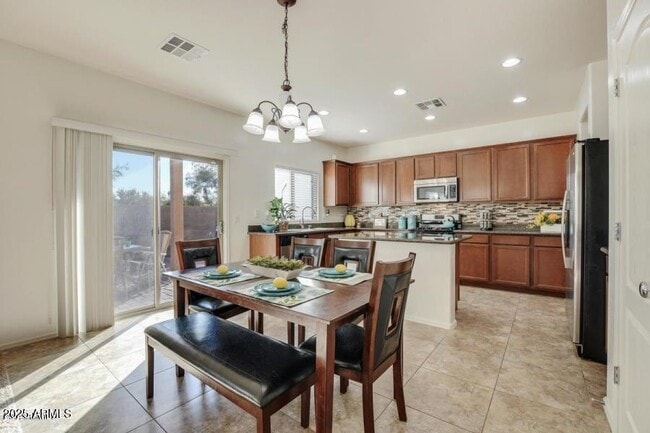 Building Photo - 12039 W Leather Ln