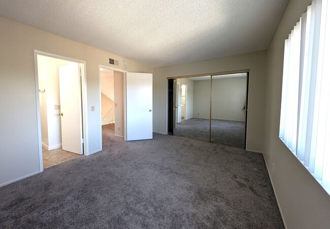 Building Photo - 2 Stories SFR - 4 Bedrooms + 2 Baths.  AVAILABLE NOW!