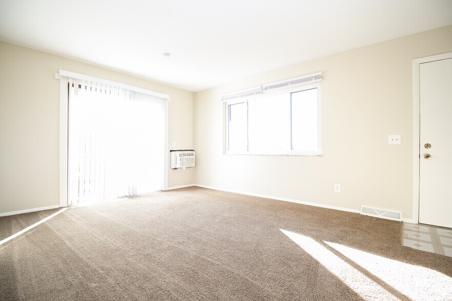 Building Photo - 1597 Walbridge Ave