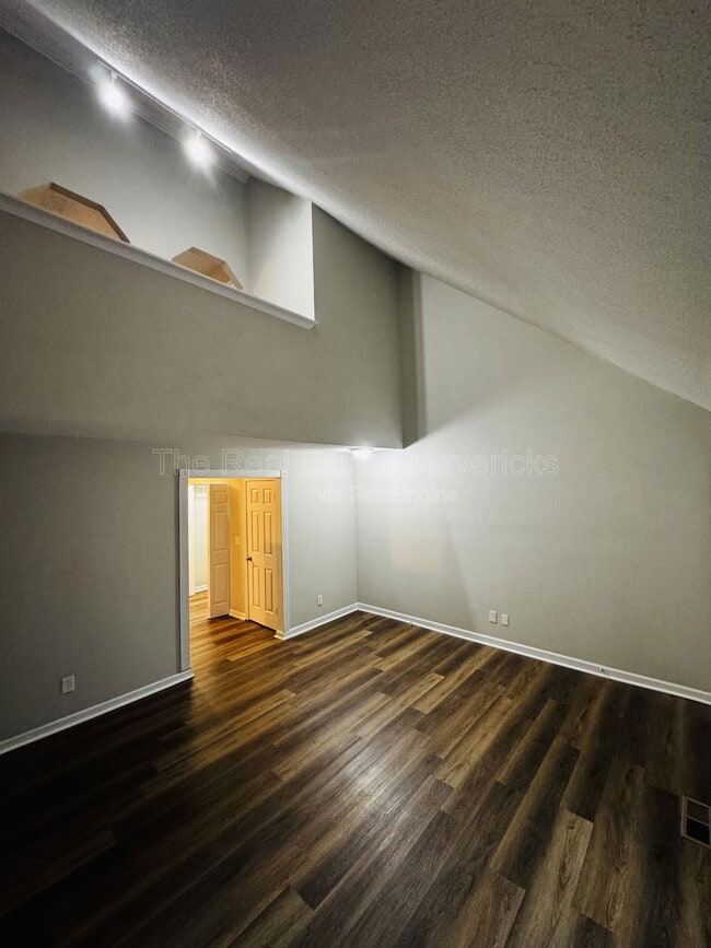 Building Photo - 4602 Delashmitt Rd