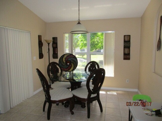 Building Photo - Single Family SW area Home with a Fenced Yard