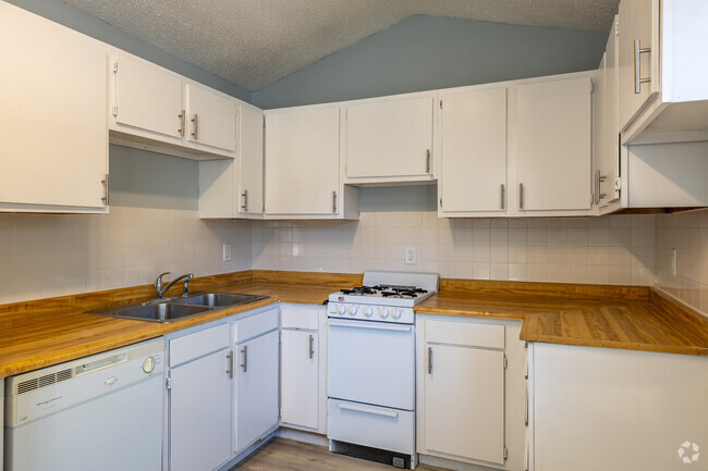 1BD, 1BA - 750SF - Kitchen - 3608 Jackson Street