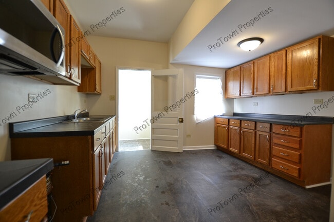 Building Photo - 10 Boulder Ave