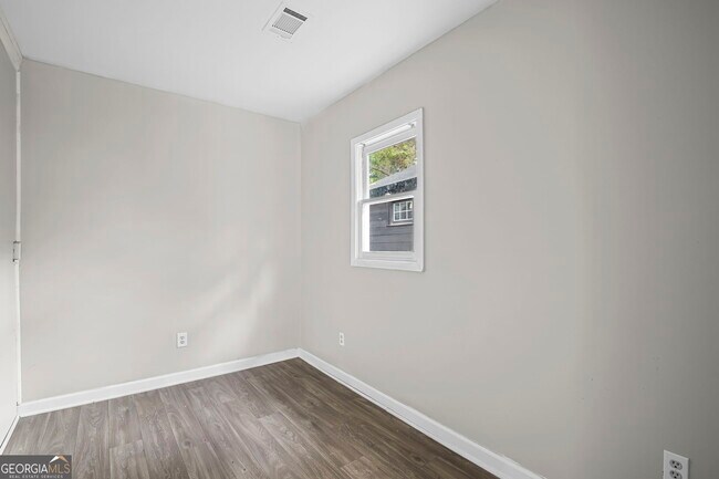 Building Photo - 1005 Westmoor Dr NW