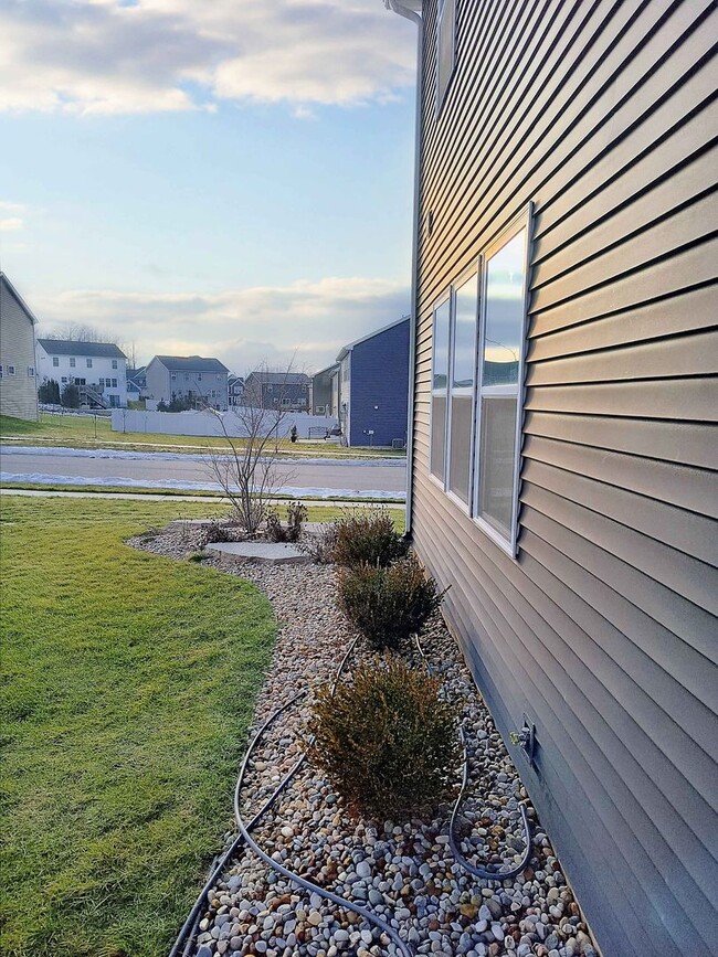 Building Photo - 5761 Copper Leaf Trail