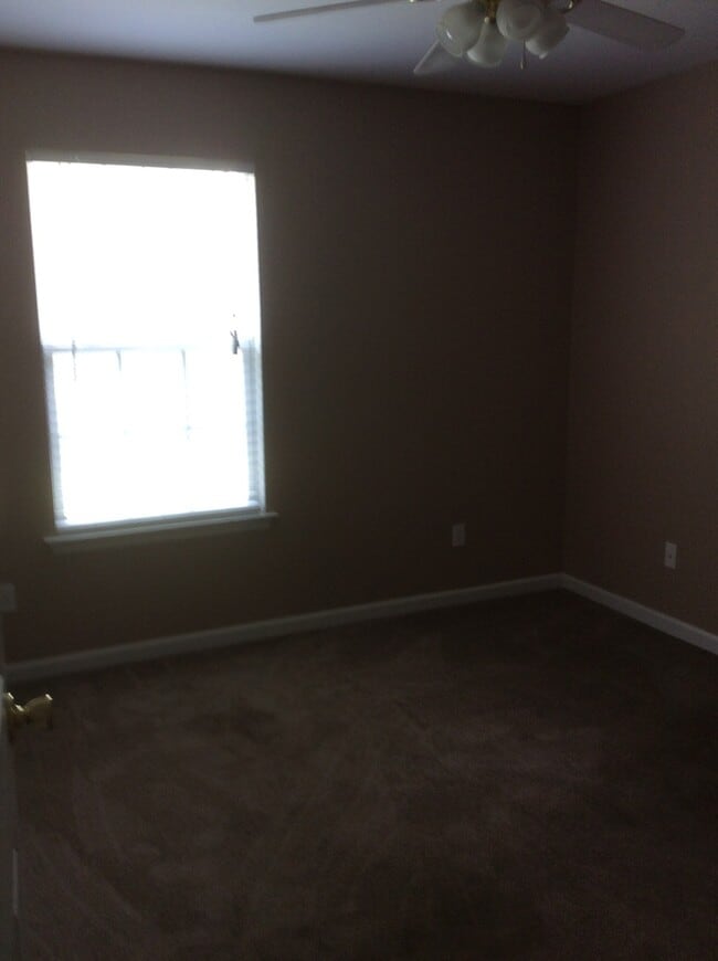 Building Photo - 3 Br House for Rent with Carport and Shed