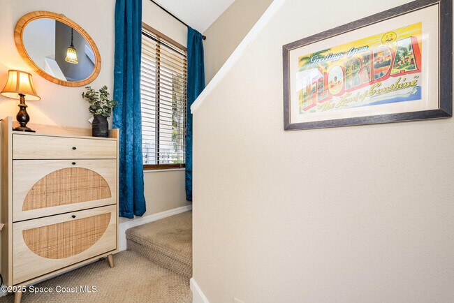 Building Photo - 1089 Country Club Dr