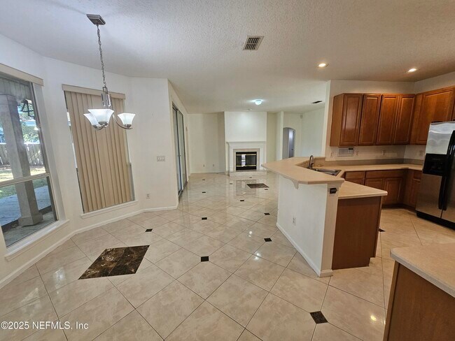 Building Photo - 1708 Dartmoor Ln