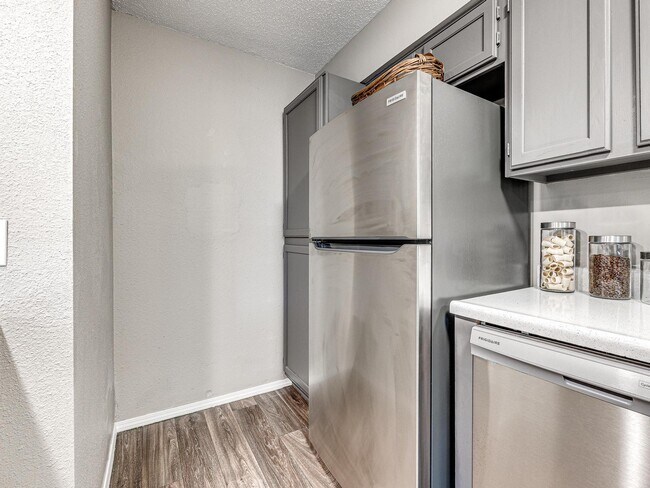 Kitchen - Diamond Crest Townhomes