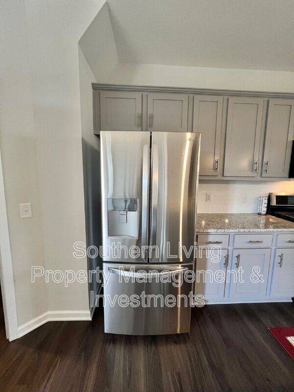 Building Photo - 6985 Waterstone Dr