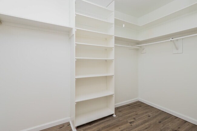 Building Photo - 2210 Dristone Dr