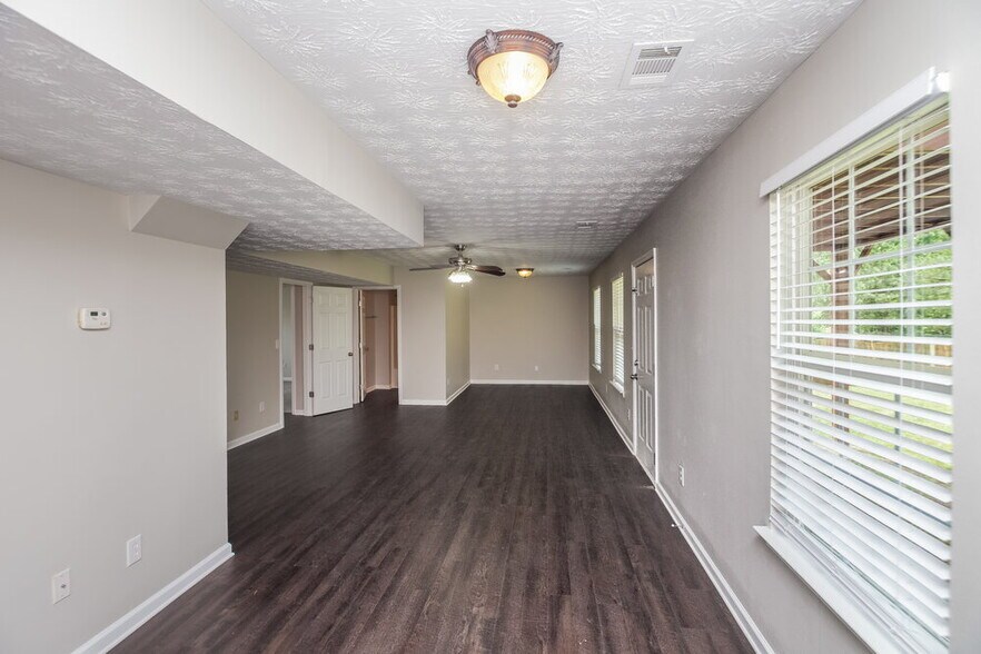 Building Photo - 5007 Grist Mill Dr