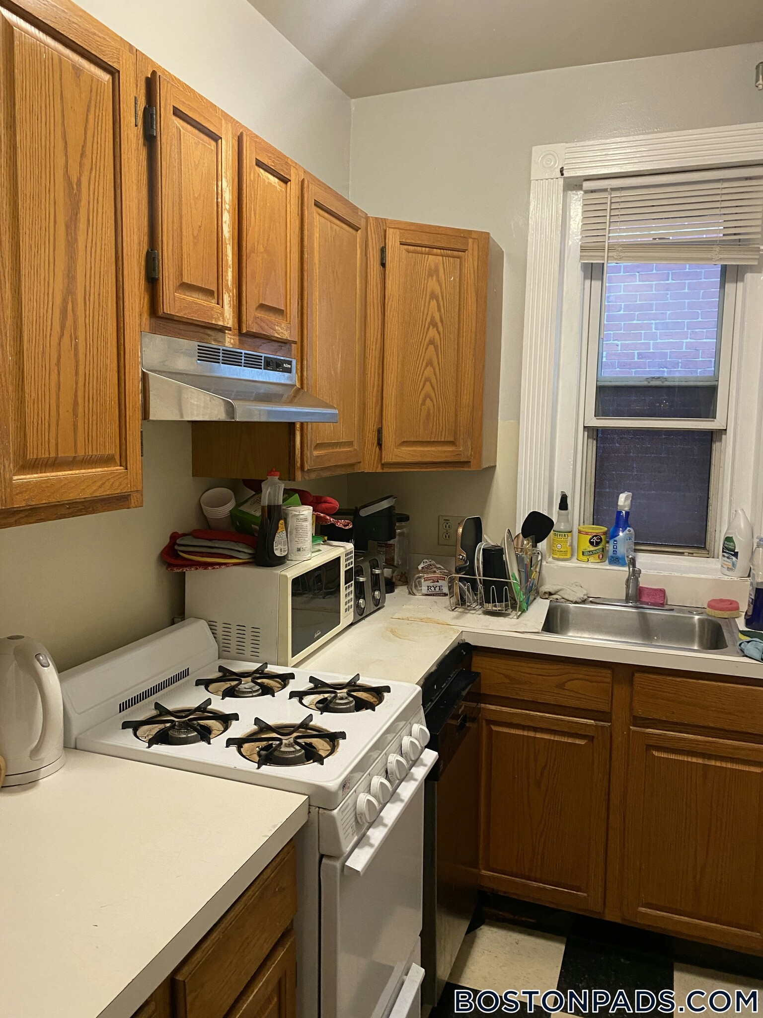 Building Photo - 463 Park Dr