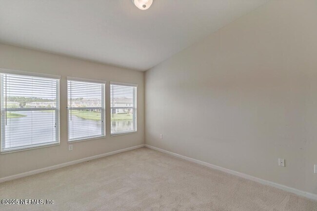 Building Photo - 6920 Roundleaf Dr