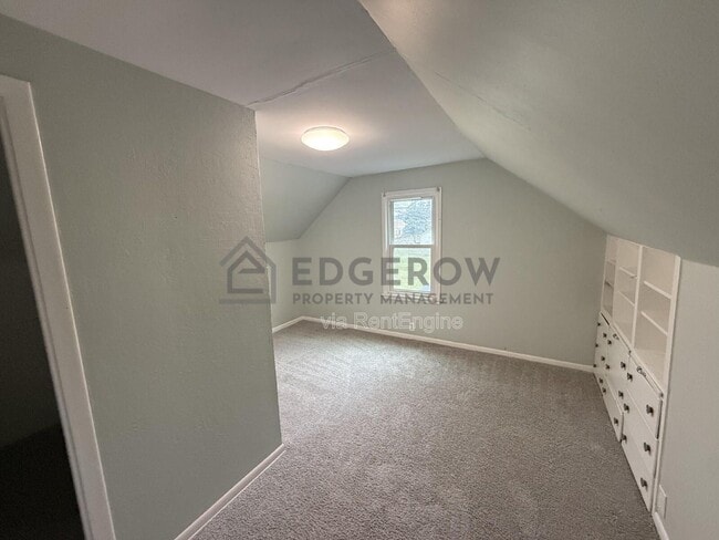 Building Photo - 1585 Wilson Ave SW