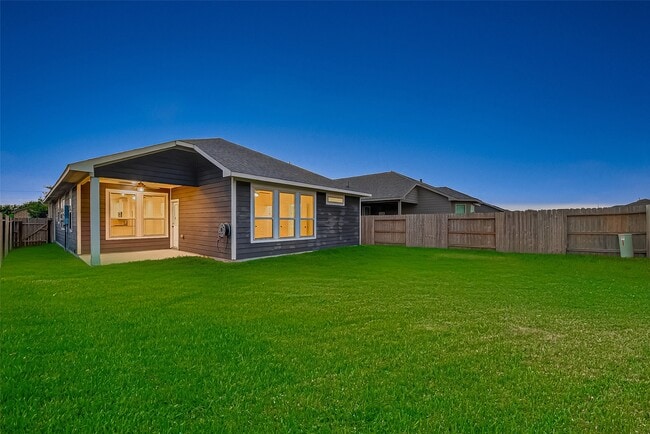 Building Photo - 7927 Tindarey Maple Trace