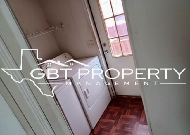 Building Photo - Single Wide