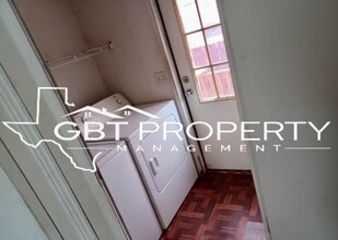 Building Photo - Single Wide