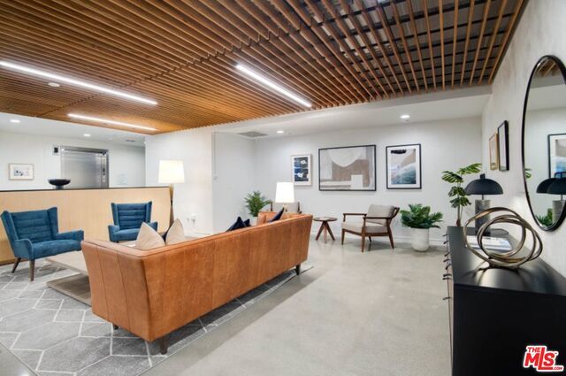 Building Photo - 3400 Sunset Blvd