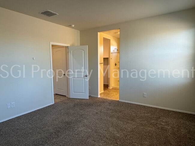 Building Photo - 1645 N Westfall Trail