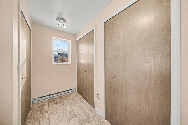 Building Photo - 5990 Plymouth Rd