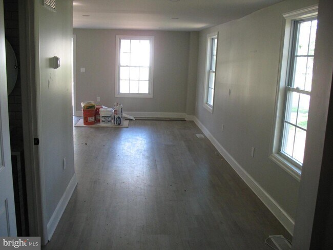 Building Photo - 1806 Kings Hwy