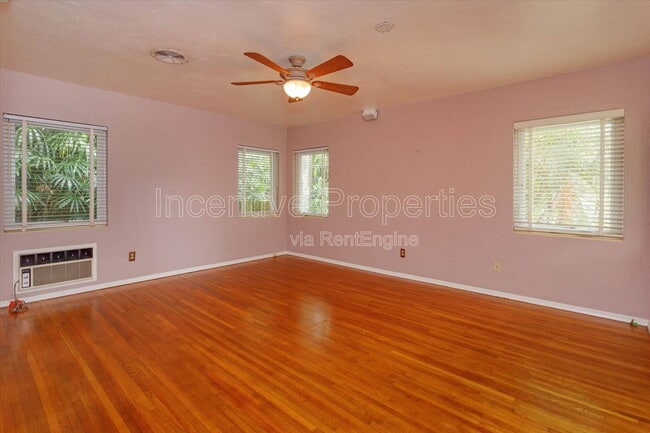 Building Photo - 816 Putnam Ave