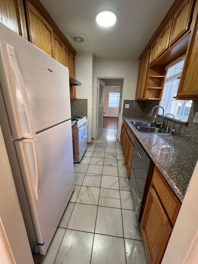 Building Photo - 2016 17 Street - Modern Midtown Gem | 2BR/...