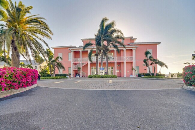 Building Photo - 5172 Coquina Key Dr SE