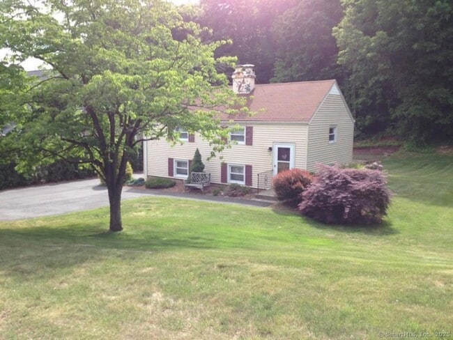 Primary Photo - 15 Earl Ave
