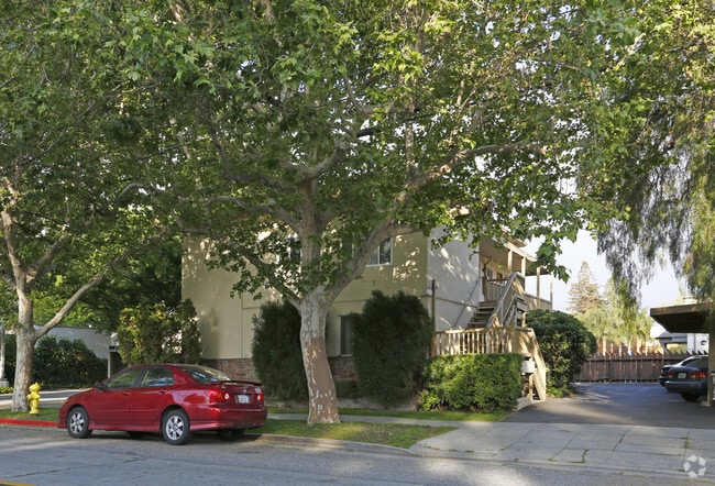 Primary Photo - 1133 Newhall St
