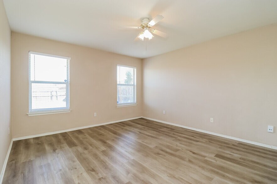 Building Photo - 6101 Summerfield Dr